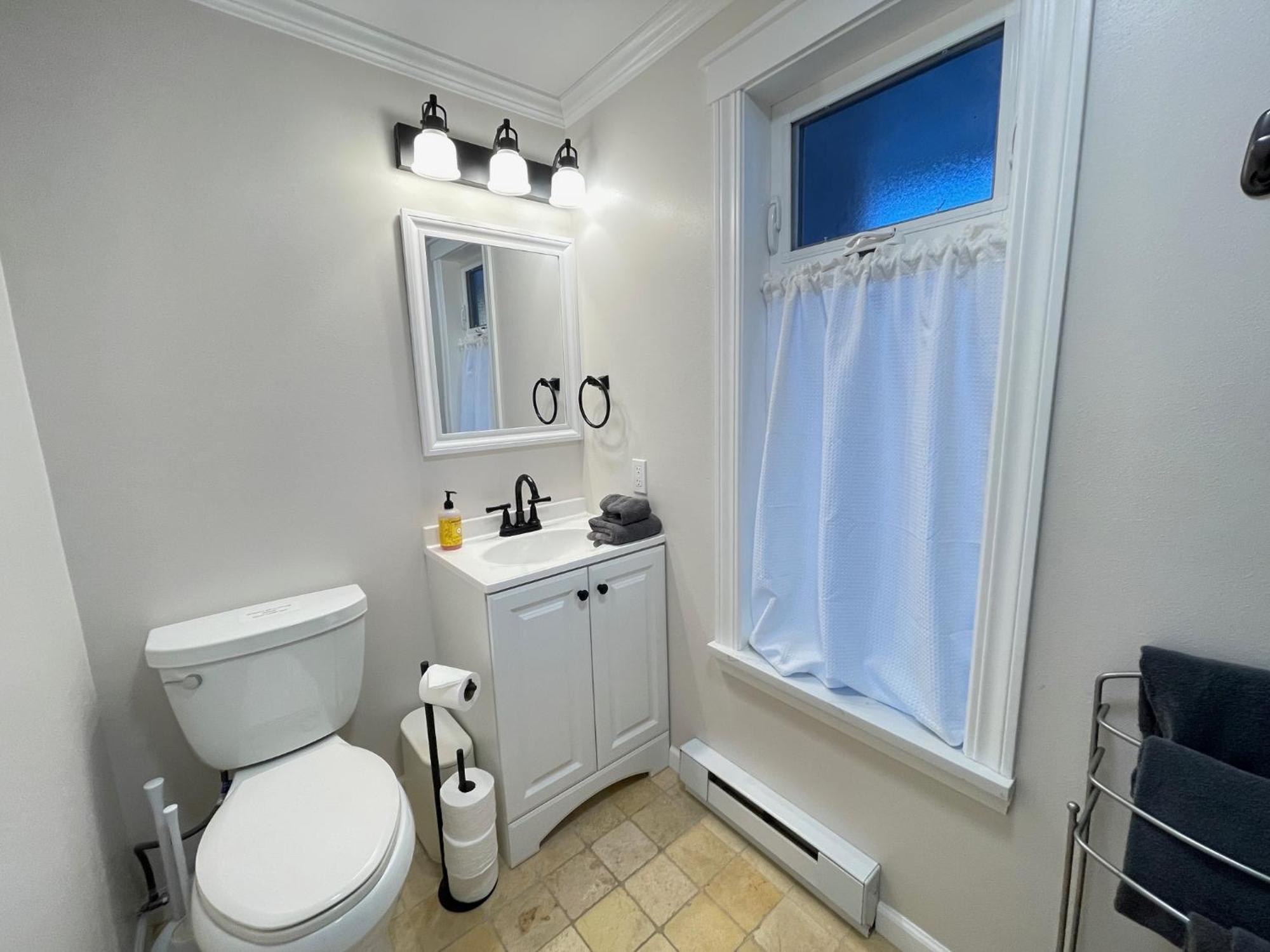 Puget Sound Chic Romantic Cottage With Private Beach Access & Gated Entry Port Ludlow מראה חיצוני תמונה